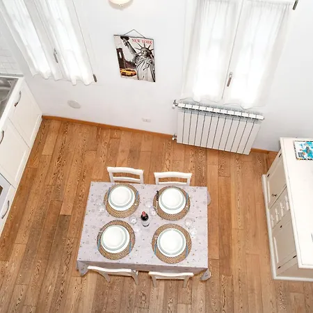 Borgo Flat 3 Floor View Lägenhet